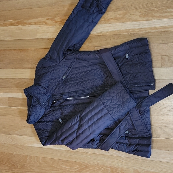 Lightweight Embroidered Quilted Belted Jacket - Picture 5 of 9